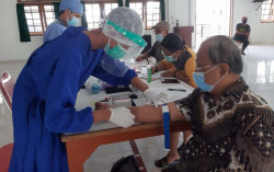 Jelang Perayaan Natal, Panitia Paroki Kumetiran Jalani Rapid Test