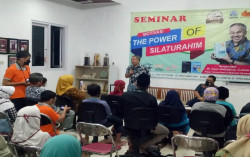 Dr Aqua Dwipayana Beri Motivasi Puluhan Anak Yatim di Abon Koki 