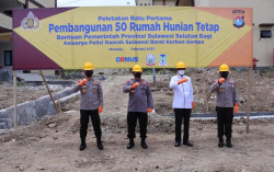 Kapolri Resmikan Pembangunan Rumah Polisi Korban Gempa di Sulbar