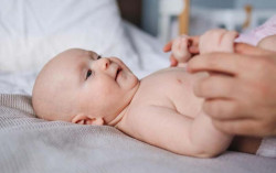 Rekomendasi 5 Merek Pelembab Bayi yang Aman Untuk Si Kecil