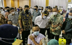 Menko PMK: Buruh  Prioritas Vaksinasi Covid-19 Agar Percaya Diri saat Bekerja  