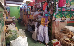 Pedagang Mengeluh Pasar Sepi karena PPKM Darurat