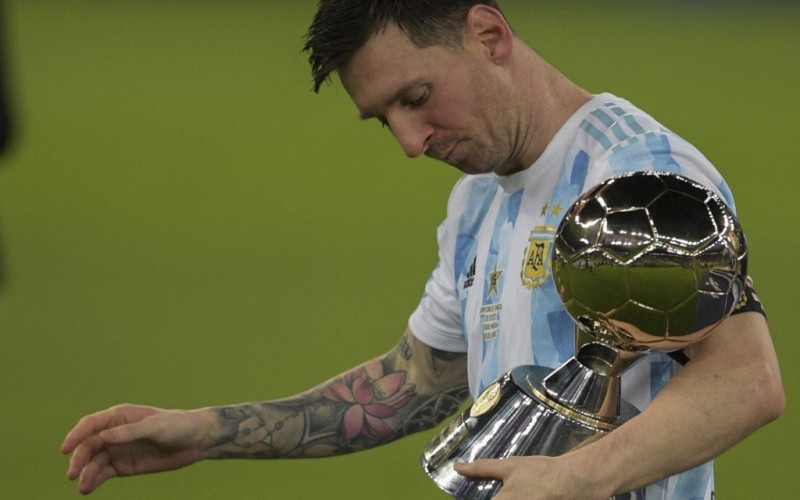 Messi Persembahkan Kemenangan Copa untuk Keluarga hingga Maradona