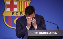 Berlinang Air Mata, Messi Ucapkan Salam Perpisahan ke Barcelona
