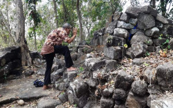 Situs Buddha Tertinggi di DIY Dibersihkan Secara Spiritual