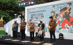 Menparekraf Sandiaga Apresiasi Atraksi Budaya Bregada Rakyat Malioboro