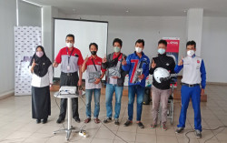 Kolaborasi Astra Motor, JNE Yogyakarta, dan BNN Bantul Sebarkan Semangat #Cari_Aman untuk Kurir JNE Yogyakarta