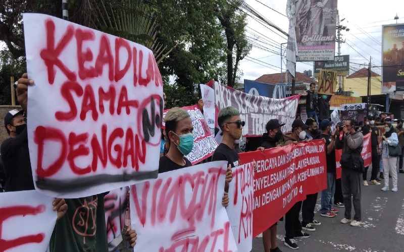 Protes Penyiksaan di Lapas Narkotika, Sekelompok Massa Gelar Aksi Diam