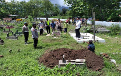 Dapat Bisikan Gaib, Pria Ini Bongkar Makam Istrinya 