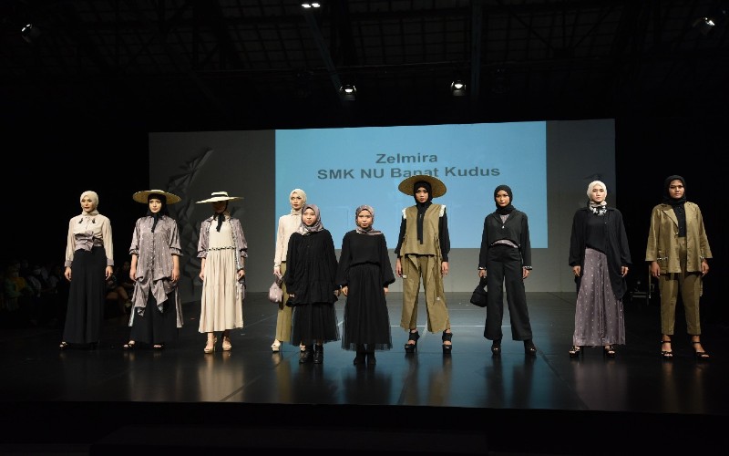Koleksi Pelajar SMK Menarik Perhatian Pengunjung Jogja Fashion Week 2021