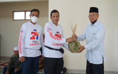 Rayakan HUT Ke-31, JNE Touring Sembari Berkegiatan Sosial