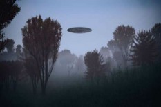 Misterius! Penampakan Diduga UFO Berkeliaran 2 Jam