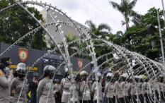 Mahasiswa Demo, Puluhan Remaja Bersajam Ditangkap