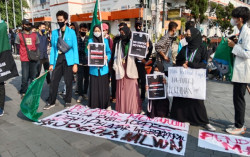 Demo di Titik Nol, Mahasiswa Jogja Tuntut Pemerintah Turunkan Harga Kebutuhan Pokok  