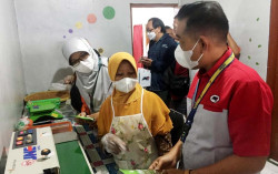JNE Jogja Gulirkan Program Pemberdayaan Ekonomi Rumah Abon