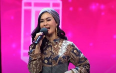 Iis Dahlia Sukses Nyanyi 'Ramadan Tiba', Langsung Sabet Penghargaan Tak Salah Lirik