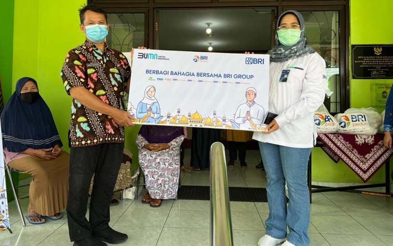 BRI Regional Office Yogyakarta bersama BRI Group Salurkan Paket Sembako