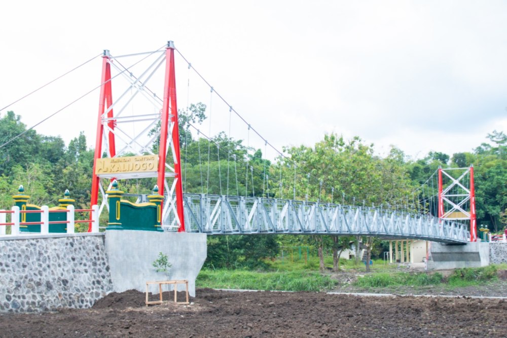 Asyik, Jembatan Gantung Penghubung Kalitirto-Tegaltirto Sudah Bisa Dipakai