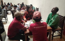 Puluhan Tahun Mangkal di Malioboro, Tukang Becak Ini Baru Pertama Makan di Hotel Bintang Lima