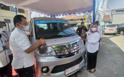 BPD DIY Serahkan Bantuan Mobil Keliling dan Alat Perekeman e-KTP kepada Pemkab Sleman