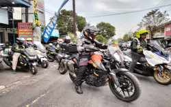 Mampir Jogja, 22 Pebalap Legendaris Indonesia Makan di Angkringan