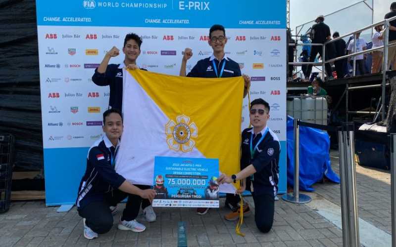 UGM Juara 1 Desain Mobil Listrik di Jakarta E-Prix 2022