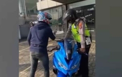 Viral Pria Beli Motor Langsung Ditilang di Depan Dealer, Begini Faktanya