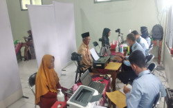 Puluhan Warga Manfaatkan Layanan Eazy Paspor di Ponpes Sunan Pandanaran