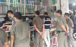 Sidak Warung dan Toko, Satpol PP Jogja Sita Ratusan Batang Rokok Ilegal