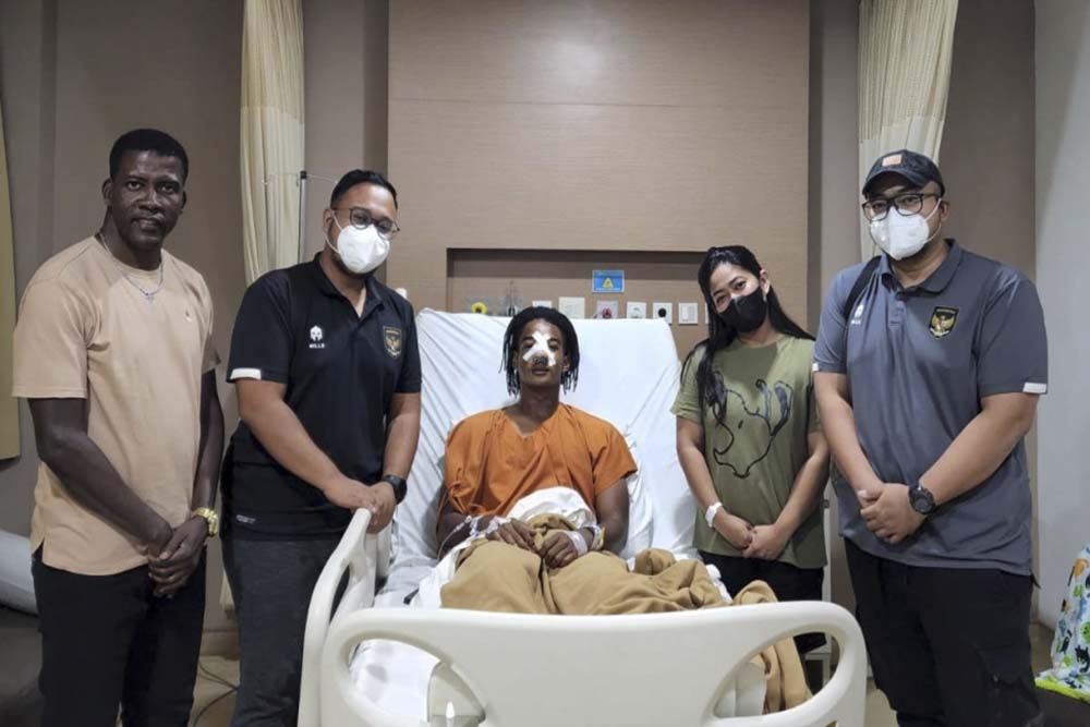 Operasi Hidung Ronaldo Kwateh Berjalan Lancar