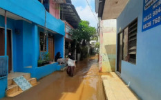 Kampung di Jakarta Ini Terendam Banjir Setinggi 2 Meter