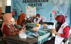 KKN-T UAD Yogyakarta Gelar Pengobatan Gratis dan Edukasi Kesehatan