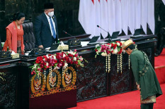 DPR Minta Jokowi Naikkan Harga BBM hingga Dua Kali Tahun Ini