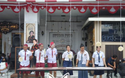 Seru! Lomba 17-an, Pelaku Usaha Malioboro Pakai Seragam Sekolah