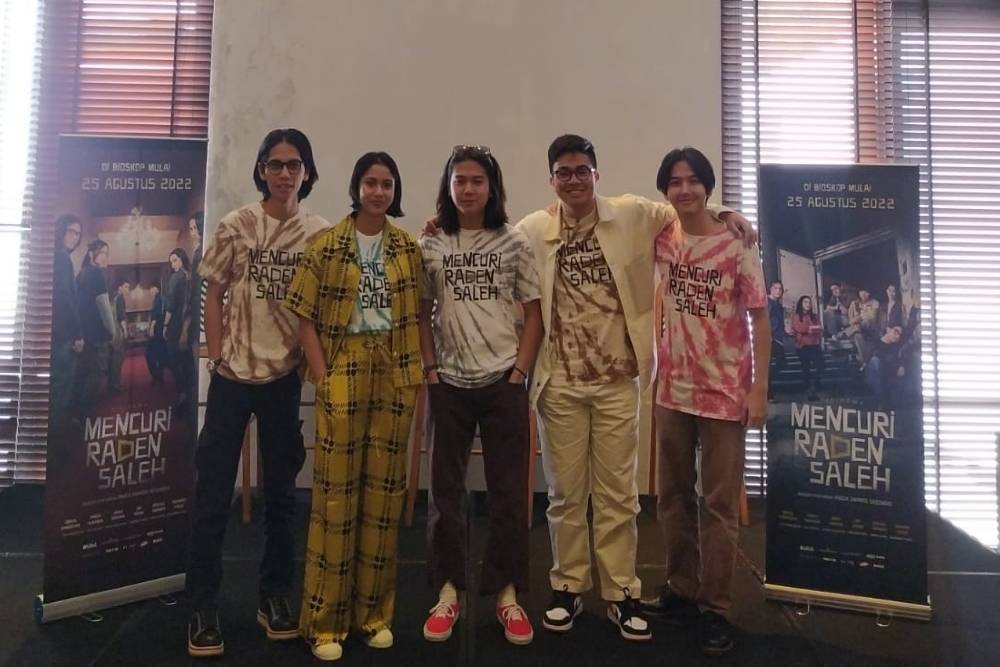 Gelut Pake Gaun demi Film Mencuri Raden Saleh, Aghniny Mengaku Banyak Kesrimpet