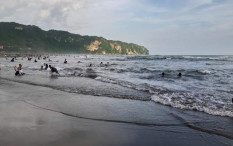 Ombak Meluber hingga Area Payung Wisatawan Pantai Parangtritis, Tim SAR: Itu Sudah Biasa