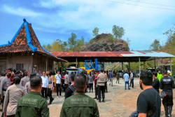 Rumah Pengusaha Travel Dieksekusi, Ratusan Personel TNI-Polri Diterjunkan