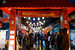 Pertama Kalinya, Festival Kue Bulan Digelar di Chinatown Kota Magelang