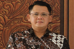 Danang Haru & Bangga Mendengar Cerita Penerima Beasiswa