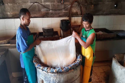 Harga Kedelai Mahal, Produsen Tahu Terpaksa Kecilkan Ukuran Produknya