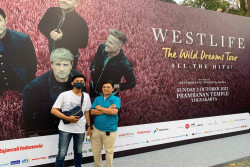 Tanpa Lighting System, Pelanggan IndiHome Tetap Intim Menyaksikan Konser Westlife di Prambanan