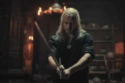 Liam Hemsworth Gantikan Henry Cavill di “The Witcher” Season 4