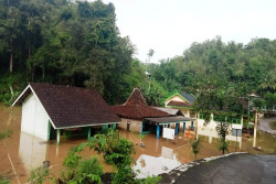 Hujan Deras, Sejumlah Lokasi Girisubo Gunungkidul Terendam Banjir