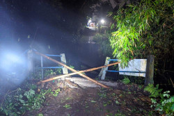 Jembatan Ambruk di Kalasan Sleman, Tiga Orang Terluka, Satu Anak Terseret Arus Sungai