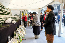 Puan Maharani dan Megawati Kunjungi Lokasi Tragedi Itaewon, Singgung Kanjuruhan