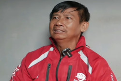 Kisah Semangat Driver Ojol Tua di Jogja, Tetap Narik Meski Dilarang Anak