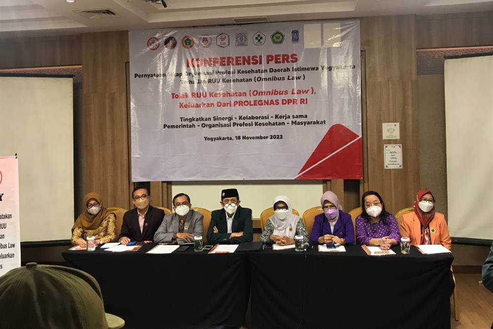 Dokter dan Perawat DIY Ikut Tolak Omnibus Law, Ini Alasannya