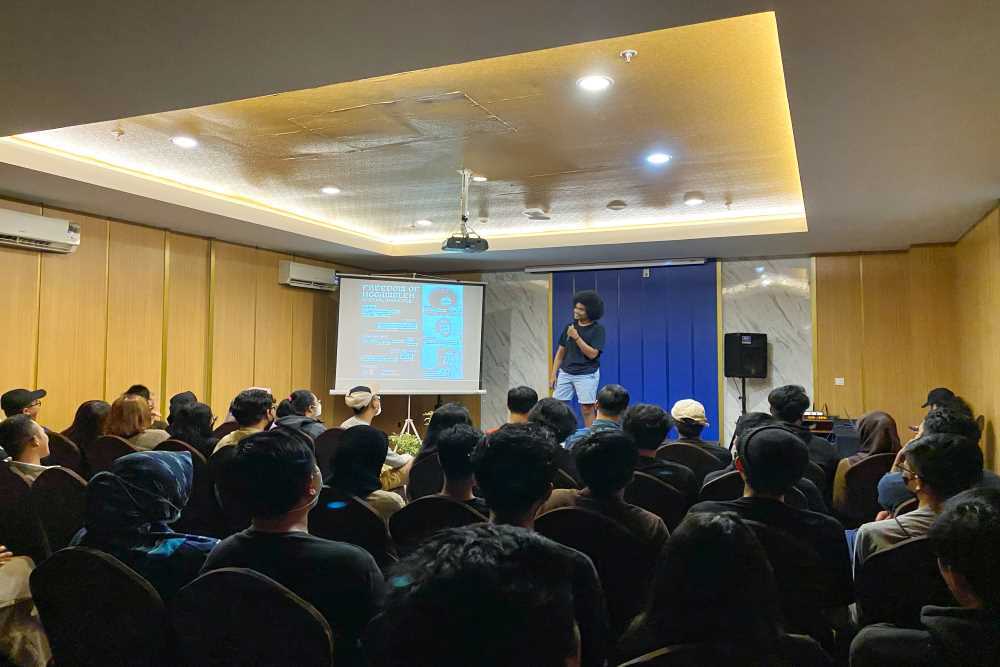 Horaios Malioboro Gelar Stand Up Comedy “Freedom of Gambleh: Special Showcase”