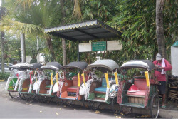 DIY Produksi Ratusan Becak Kayuh dengan Tenaga Penguat, Geser Bentor?