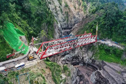 Terputus Akibat Erupsi Semeru, Jembatan Gladak Perak Kembali Tersambung